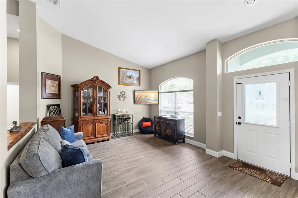 4038 Lithia Ridge Boulevard Valrico FL 33596