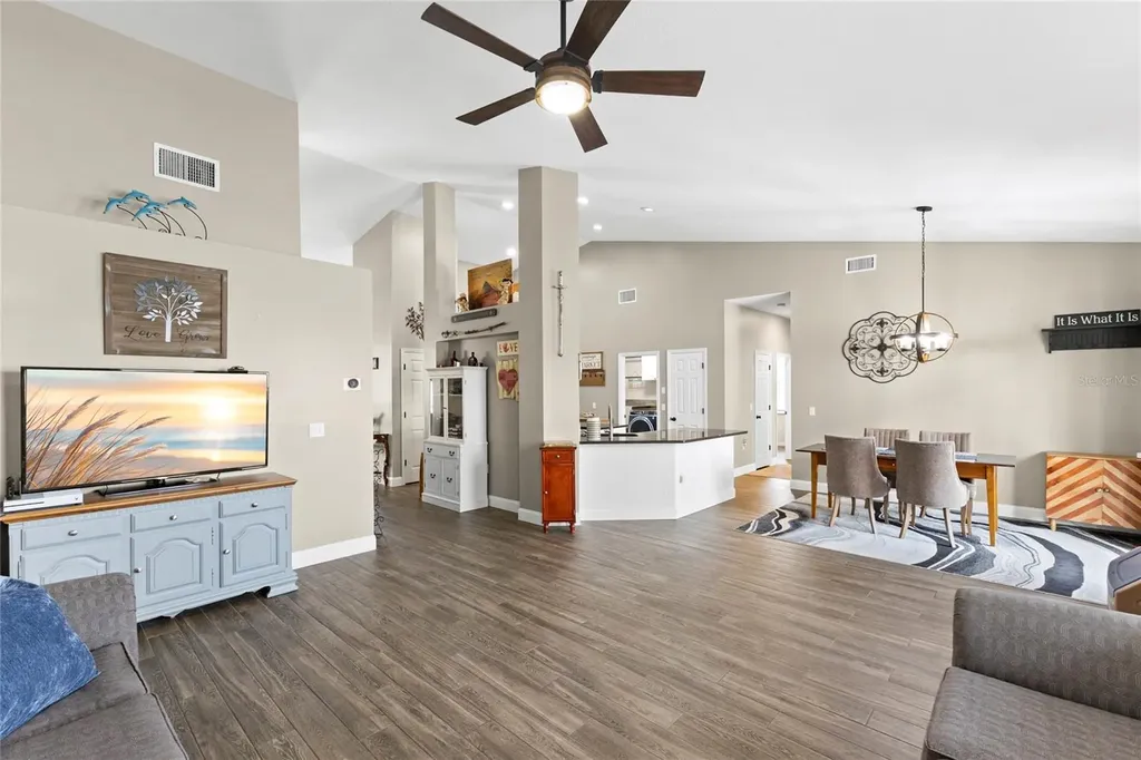 4038 Lithia Ridge Boulevard Valrico FL 33596