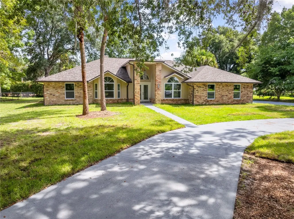 2082 Camelot Boulevard St Cloud FL 34772