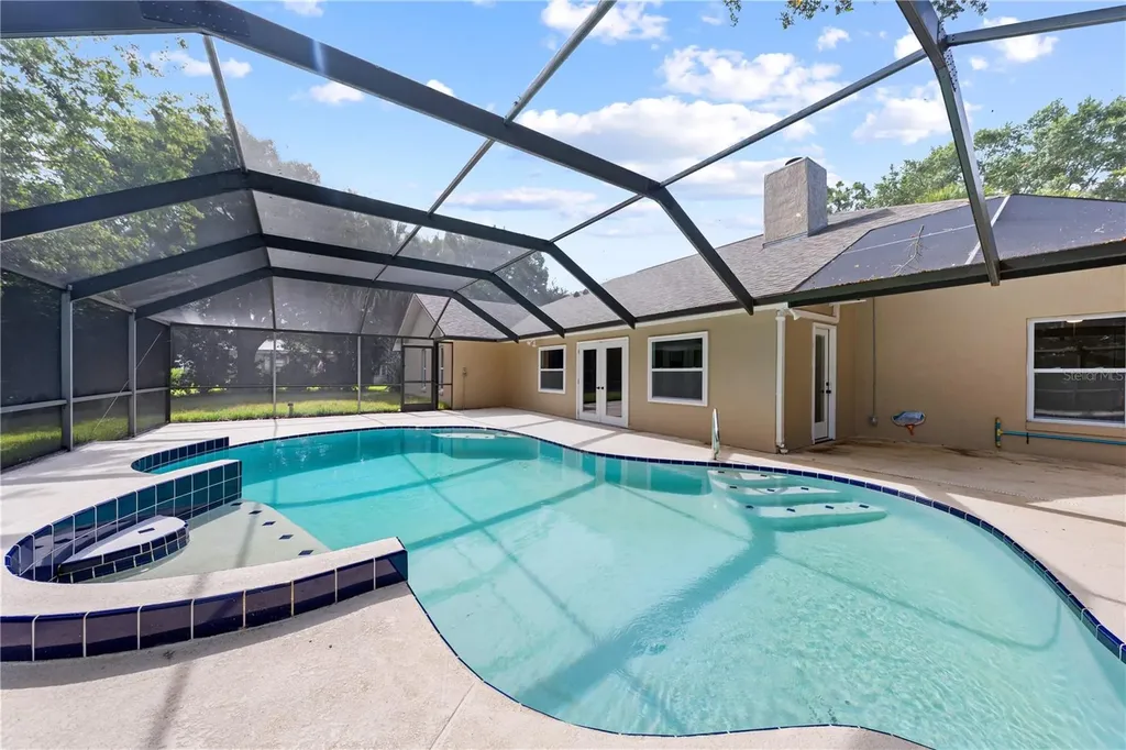 2082 Camelot Boulevard St Cloud FL 34772
