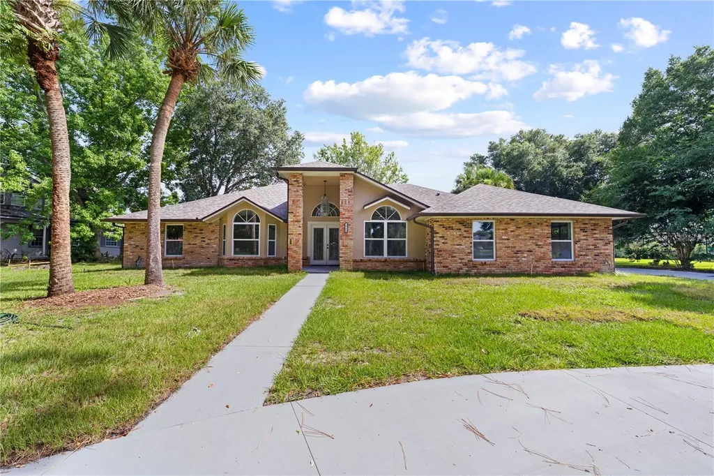 2082 Camelot Boulevard St Cloud FL 34772