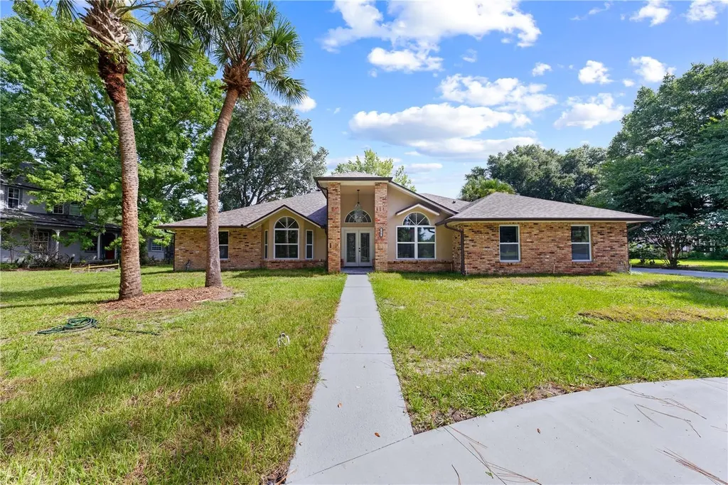 2082 Camelot Boulevard St Cloud FL 34772