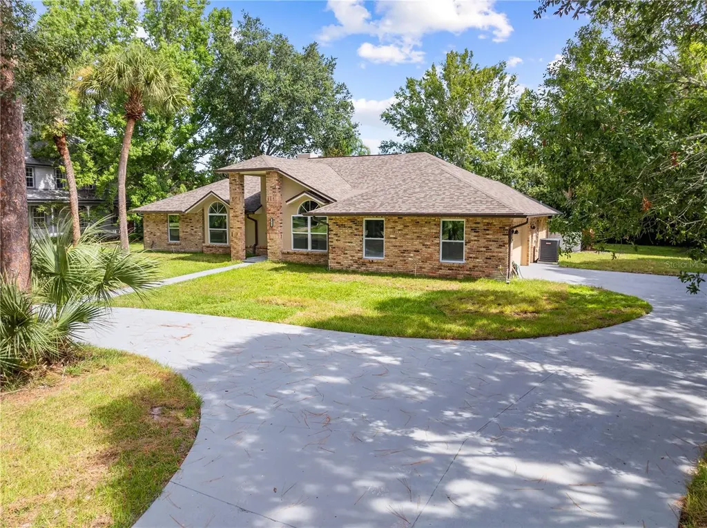 2082 Camelot Boulevard St Cloud FL 34772