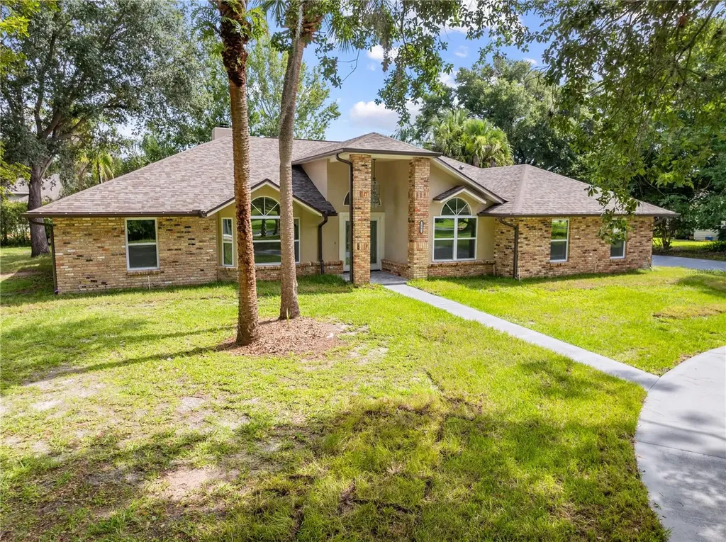 2082 Camelot Boulevard St Cloud FL 34772