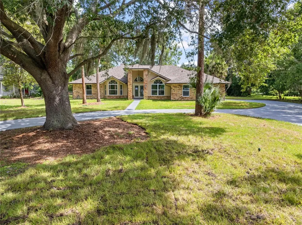 2082 Camelot Boulevard St Cloud FL 34772