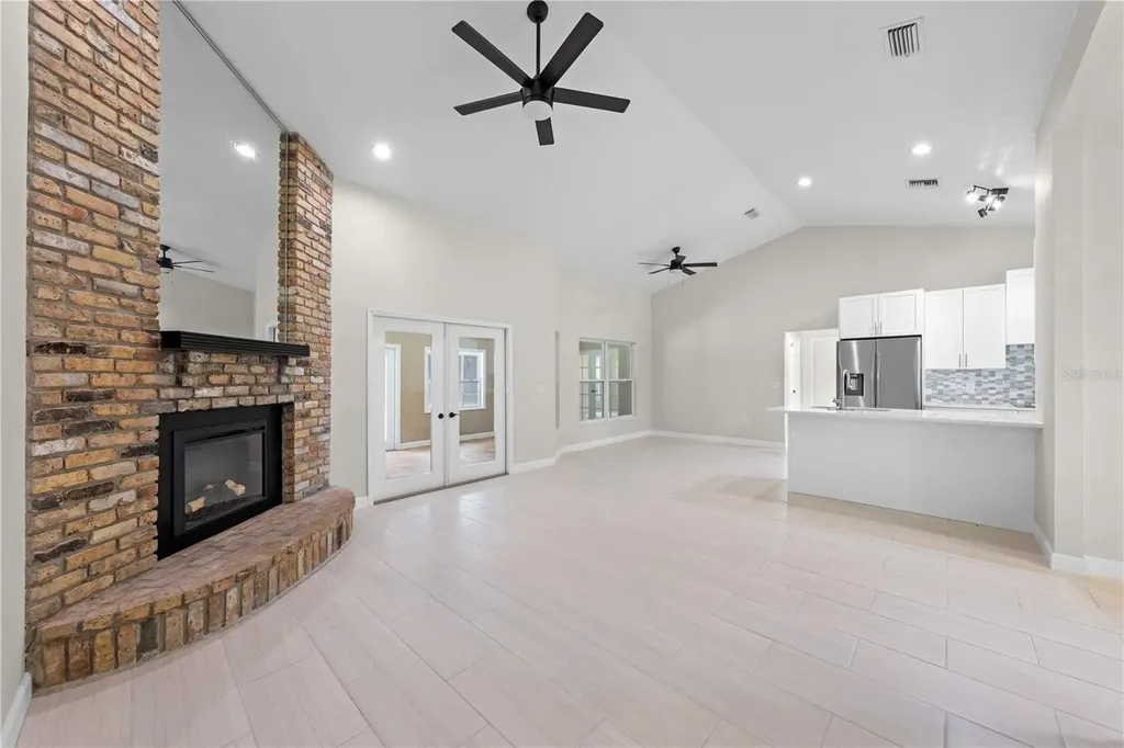 2082 Camelot Boulevard St Cloud FL 34772