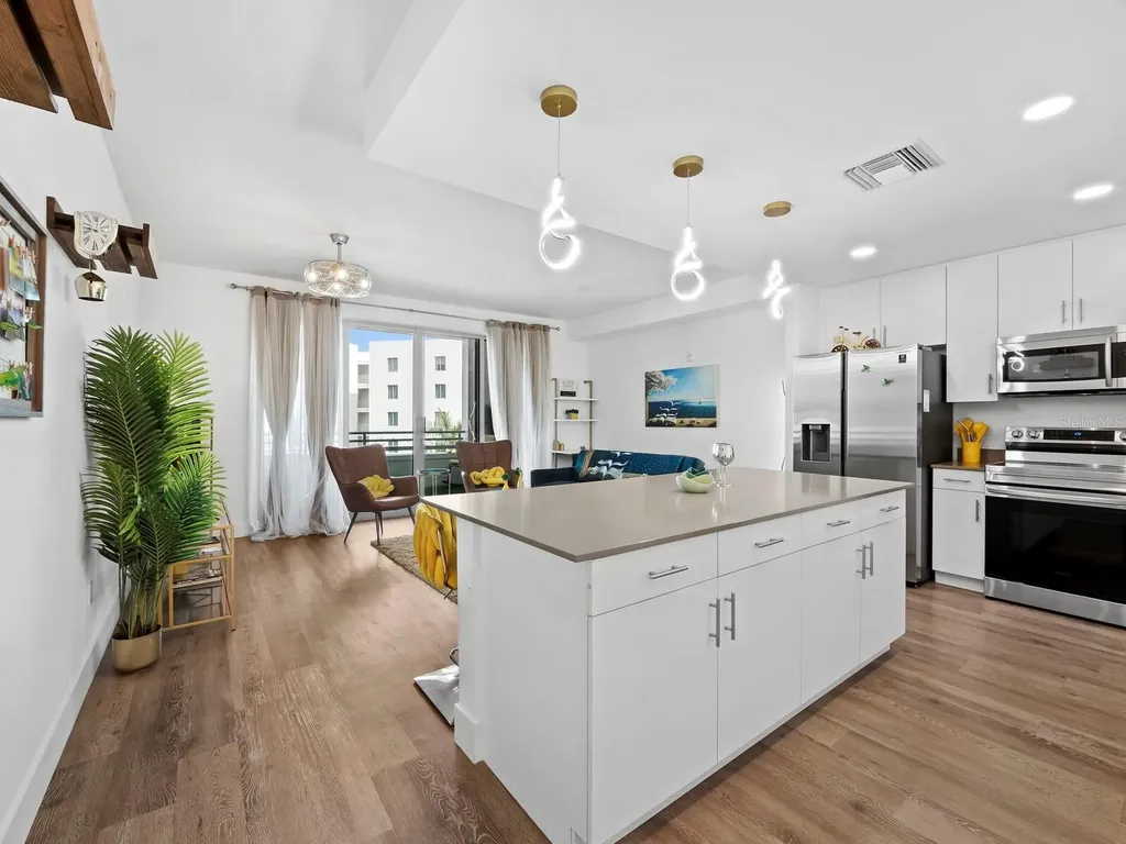 1703 N Tamiami Trail Sarasota FL 34234