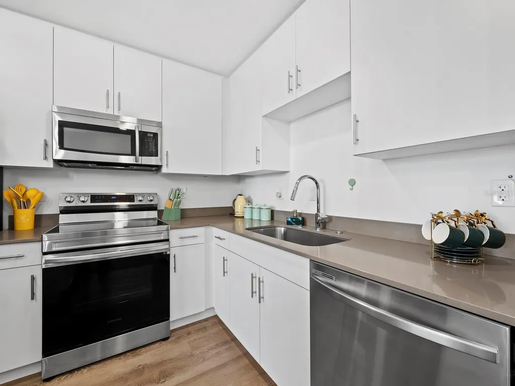 1703 N Tamiami Trail Sarasota FL 34234