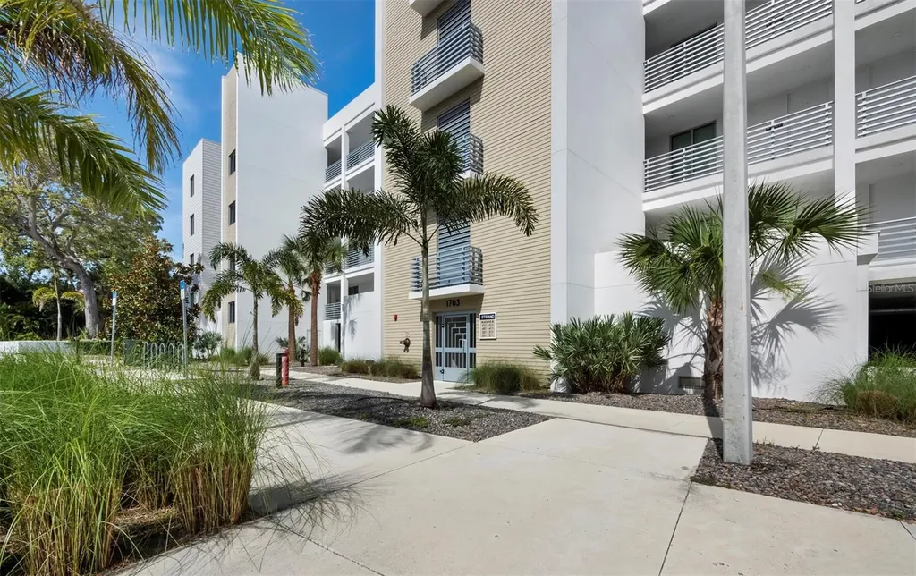 1703 N Tamiami Trail Sarasota FL 34234