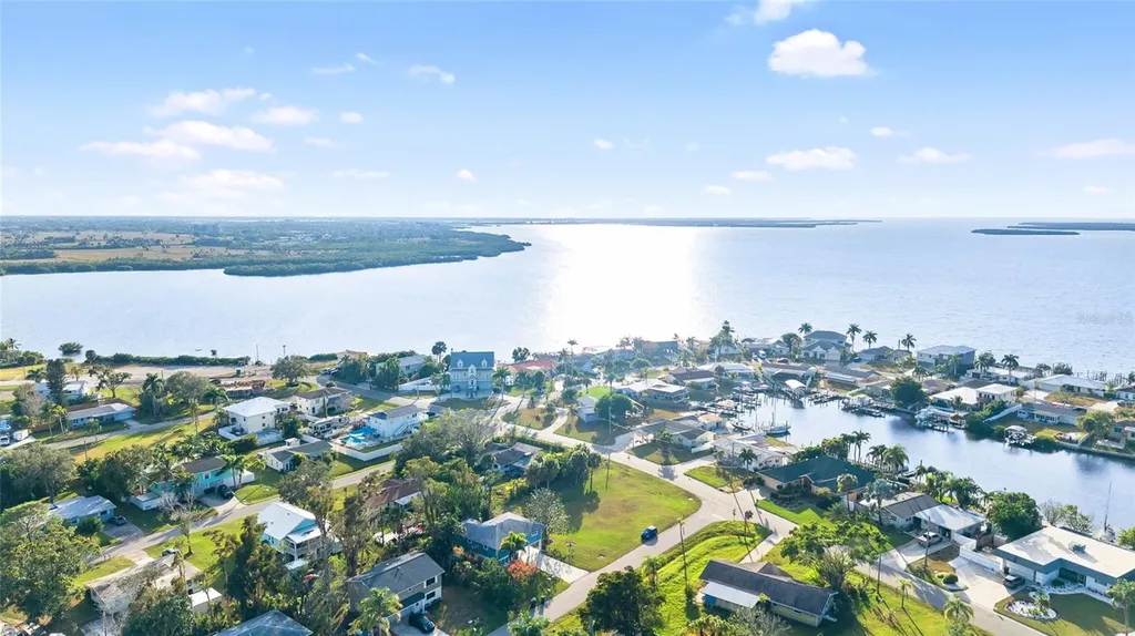 727 47th Street W Palmetto FL 34221