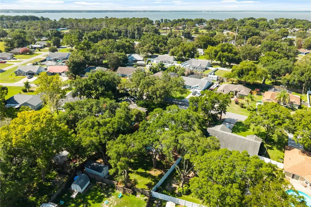 2635 Lake Landing Boulevard Eustis FL 32726