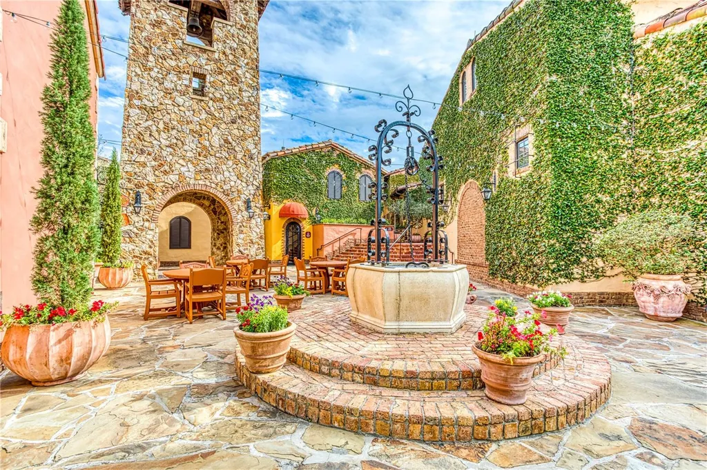 15345 Pendio Drive Bella Collina FL 34756