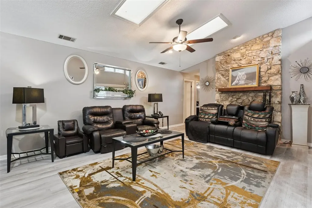 4902 Briar Oaks Circle Orlando FL 32808