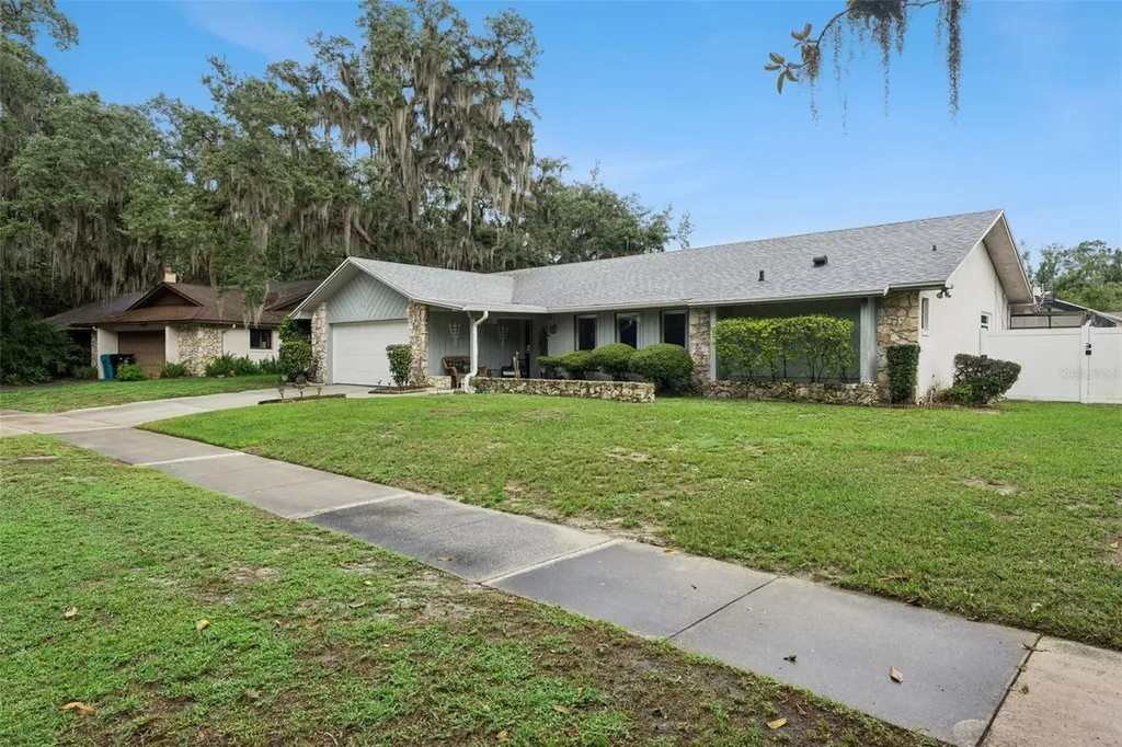 4902 Briar Oaks Circle Orlando FL 32808