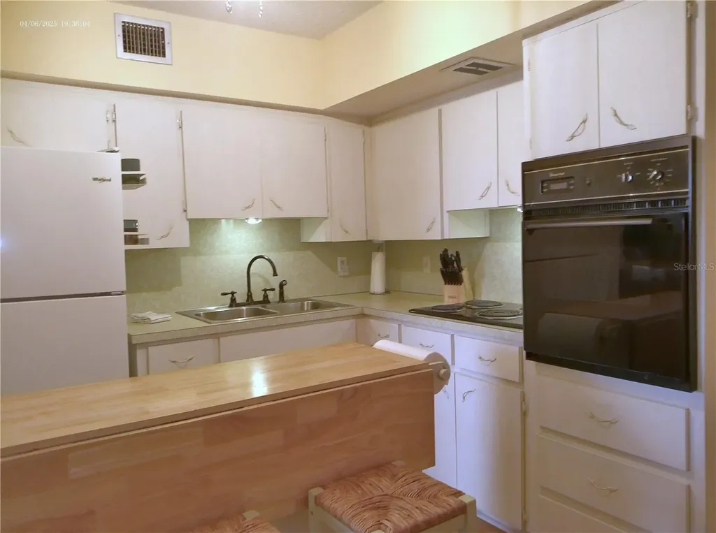 2457 Ecuadorian Way Clearwater FL 33763