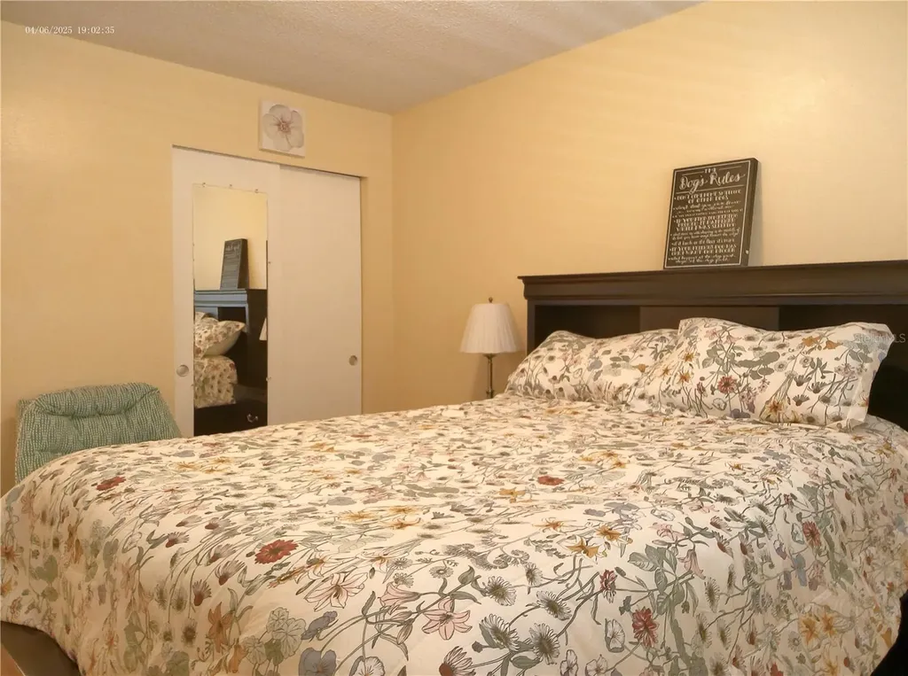 2457 Ecuadorian Way Clearwater FL 33763