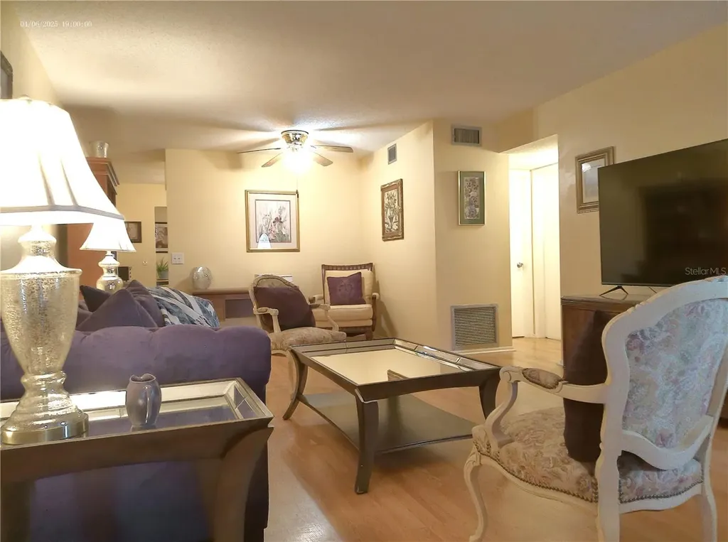 2457 Ecuadorian Way Clearwater FL 33763