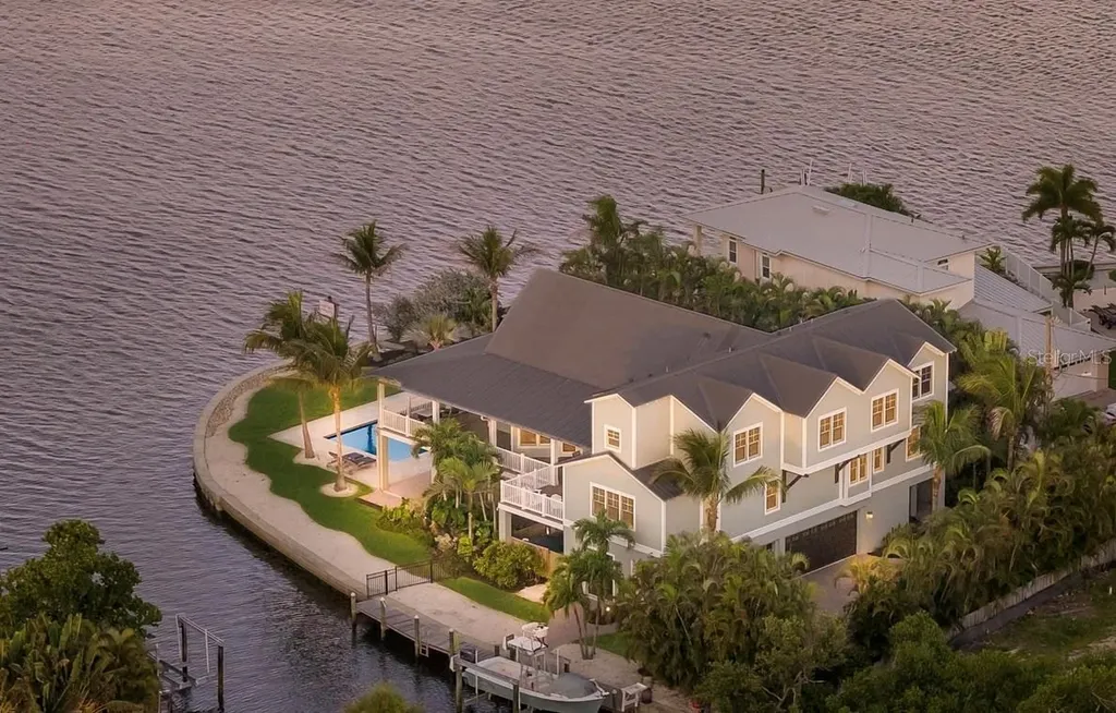 526 56th Street Holmes Beach FL 34217