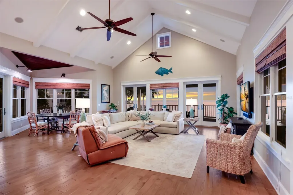 526 56th Street Holmes Beach FL 34217