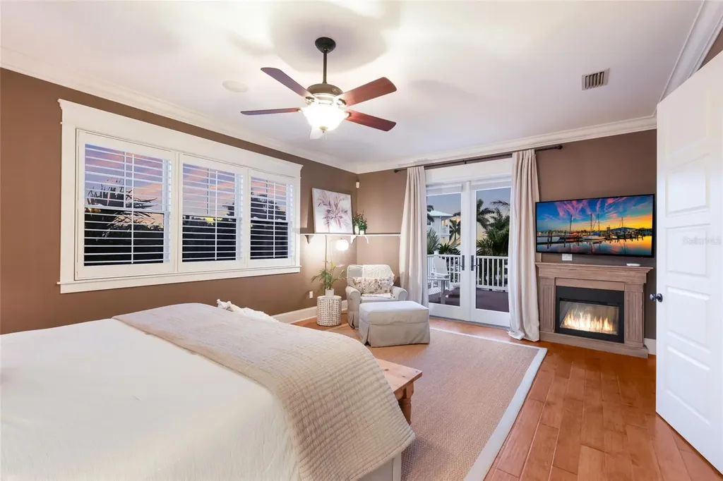 526 56th Street Holmes Beach FL 34217