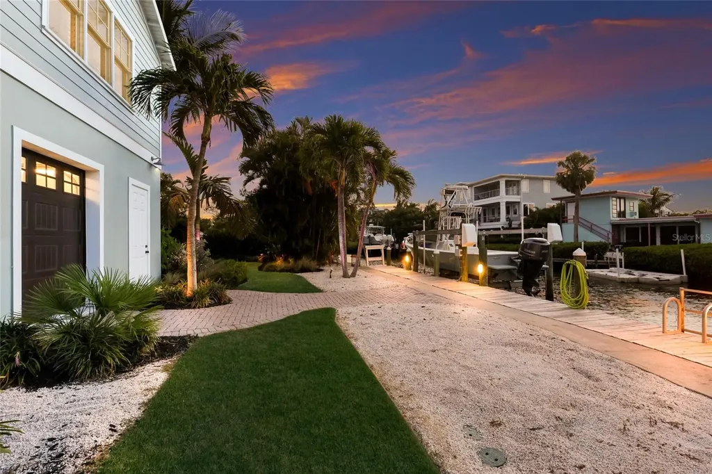 526 56th Street Holmes Beach FL 34217