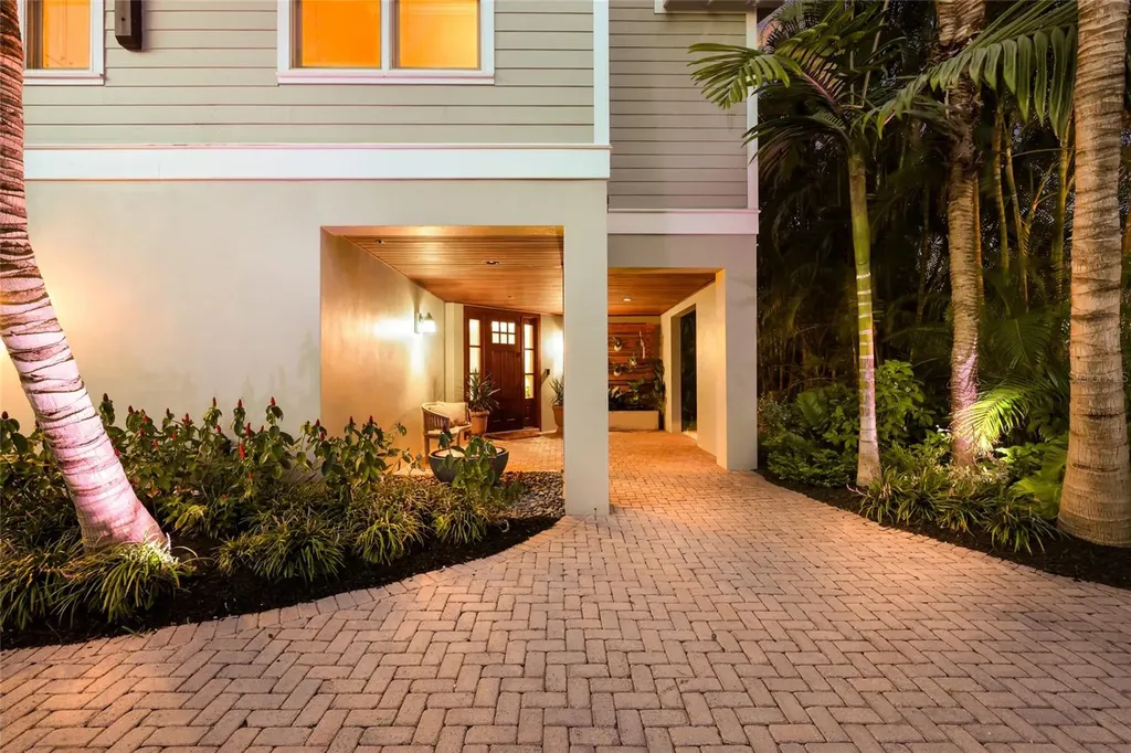 526 56th Street Holmes Beach FL 34217