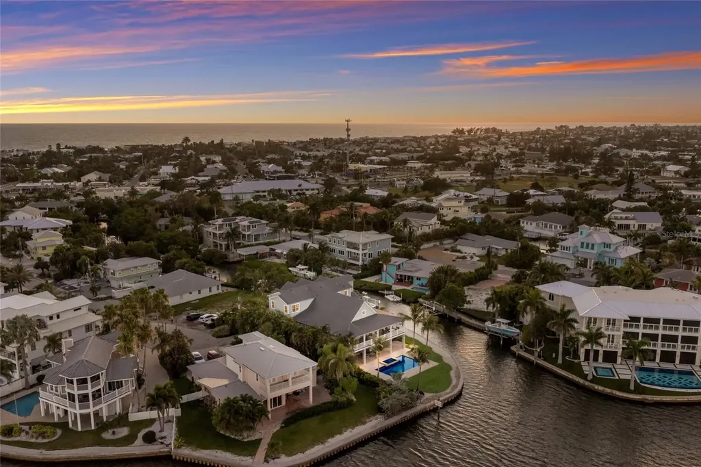 526 56th Street Holmes Beach FL 34217