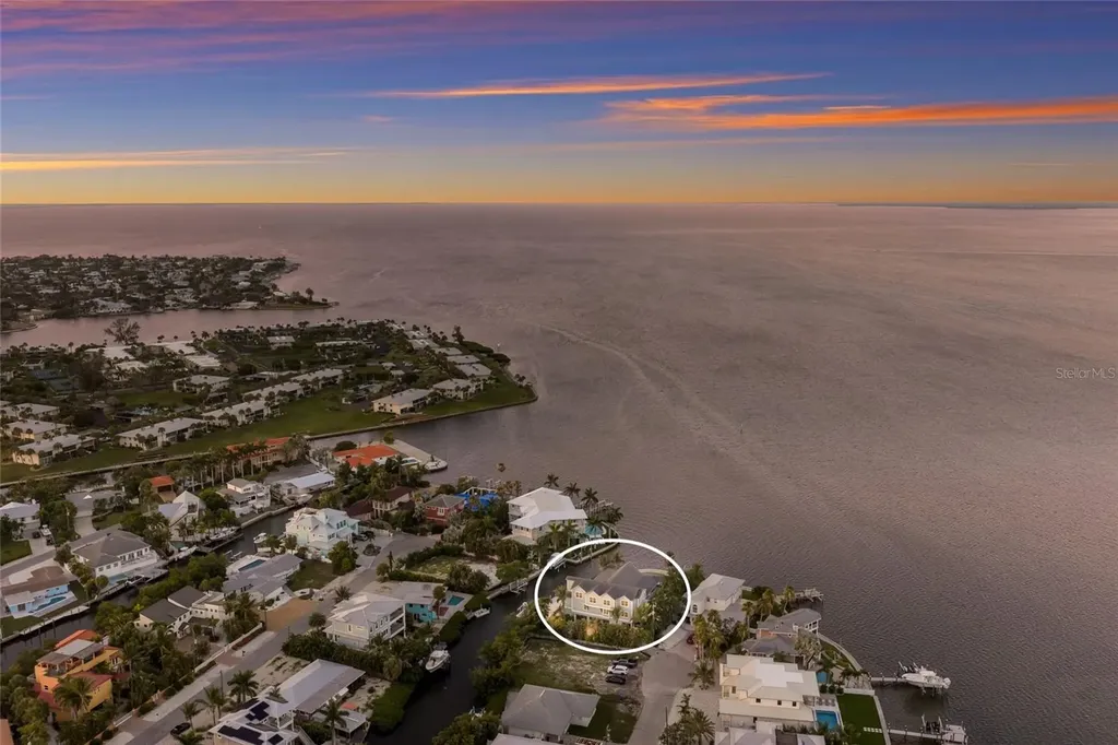 526 56th Street Holmes Beach FL 34217