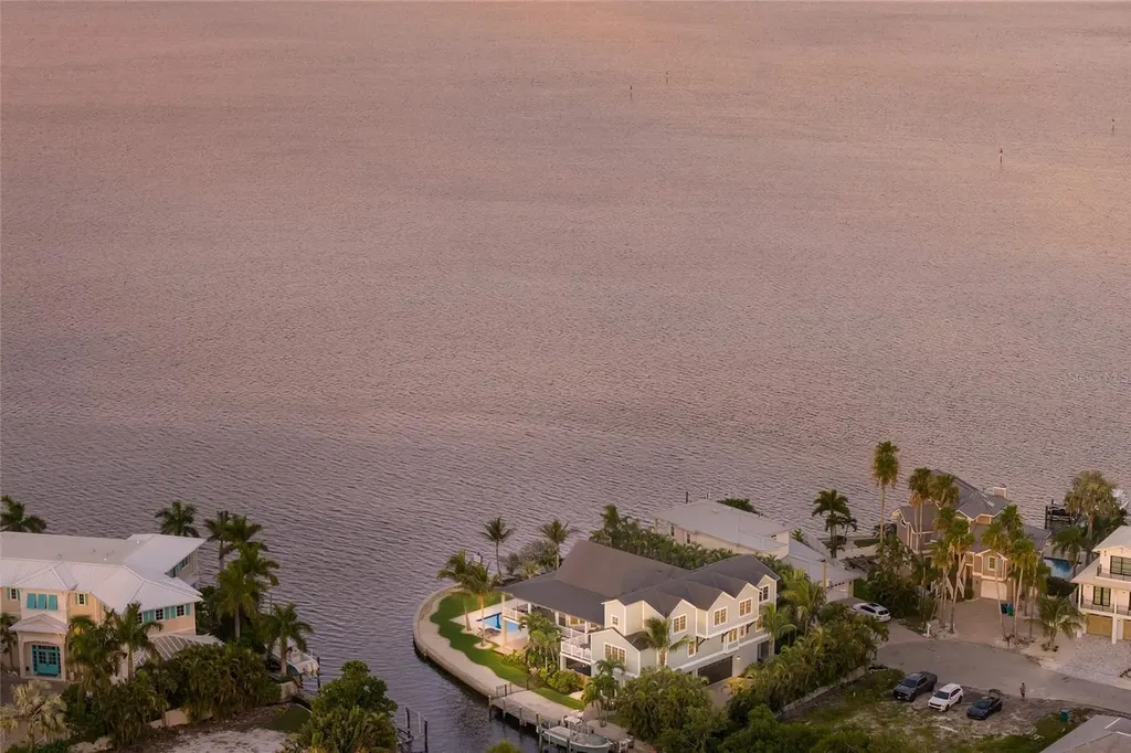 526 56th Street Holmes Beach FL 34217