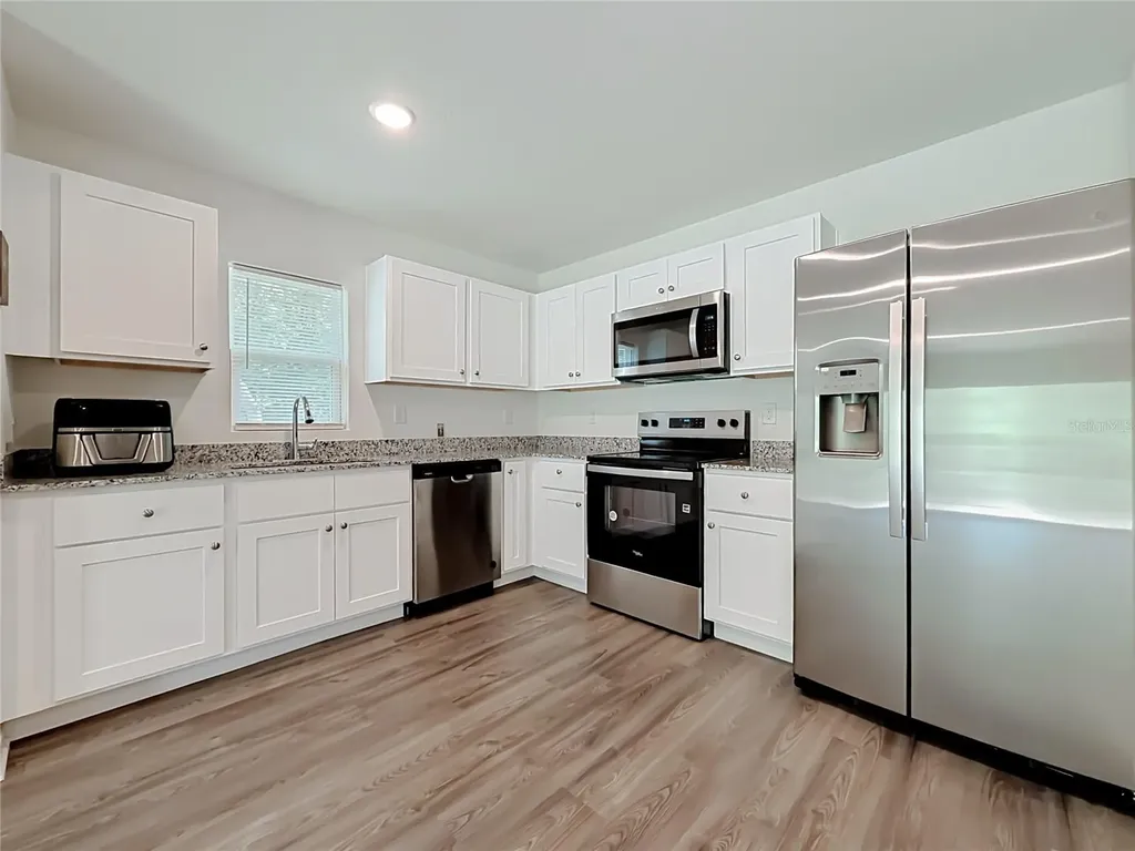 50 Bay Road Ocklawaha FL 32179