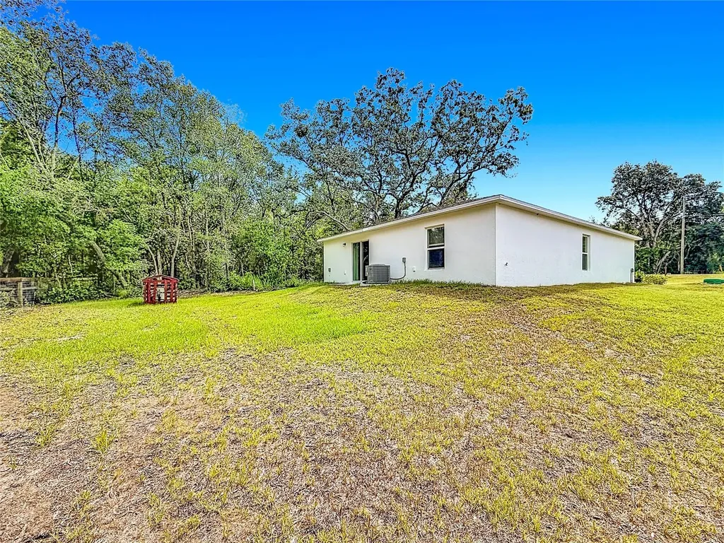 50 Bay Road Ocklawaha FL 32179