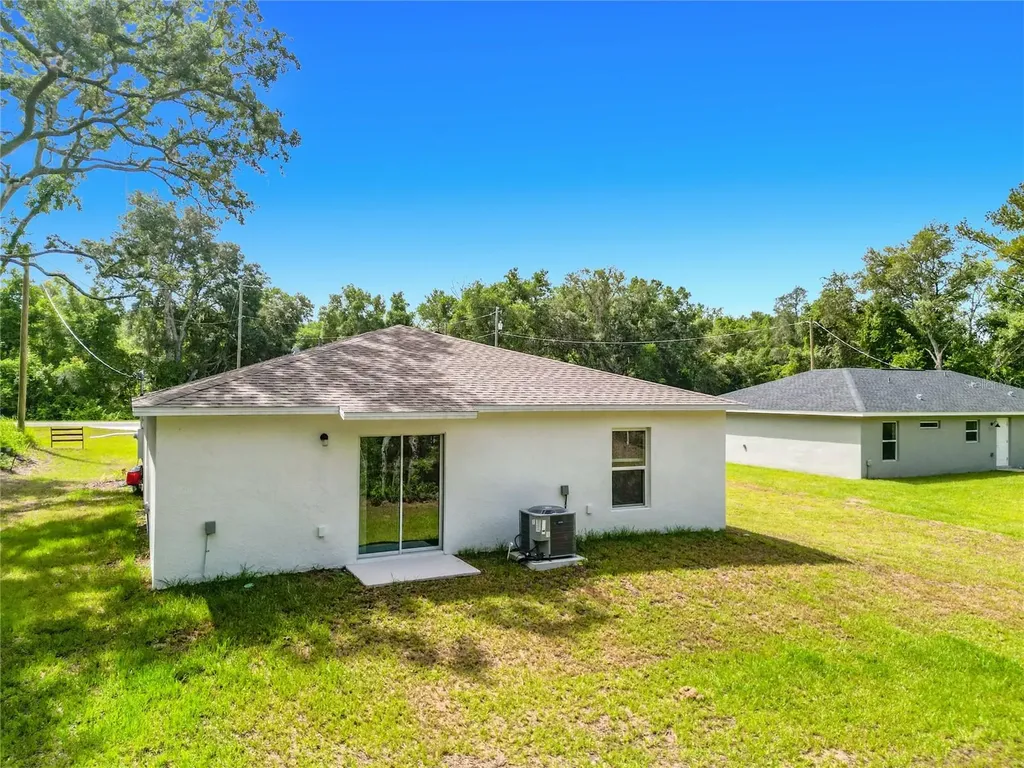 50 Bay Road Ocklawaha FL 32179