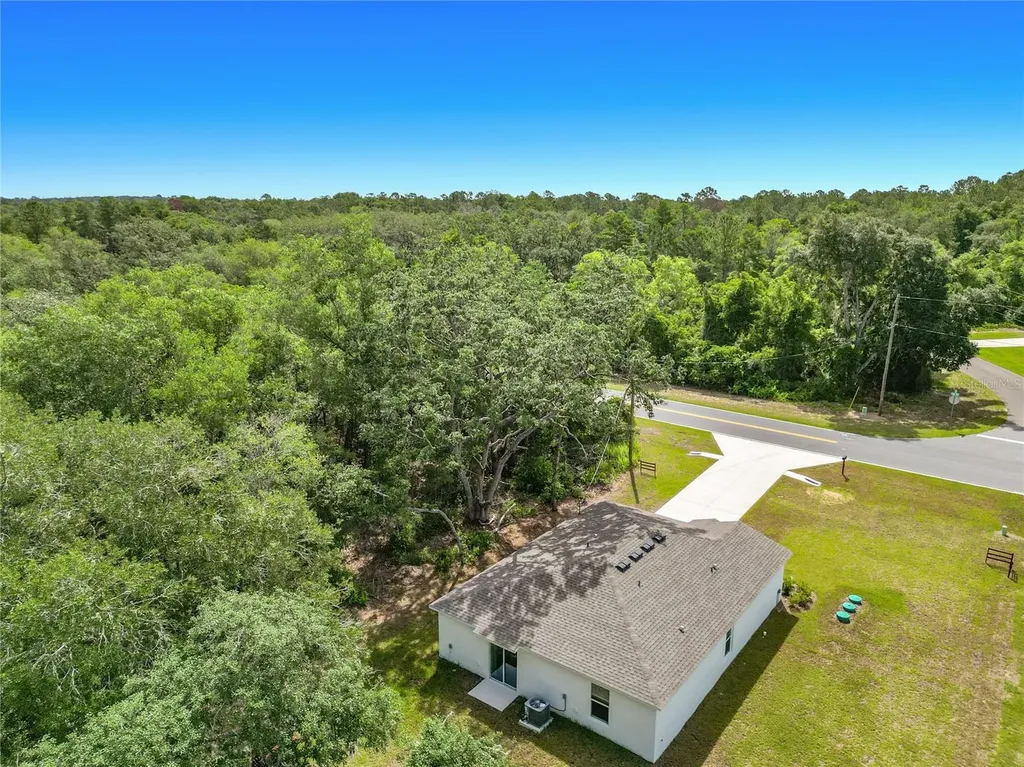 50 Bay Road Ocklawaha FL 32179