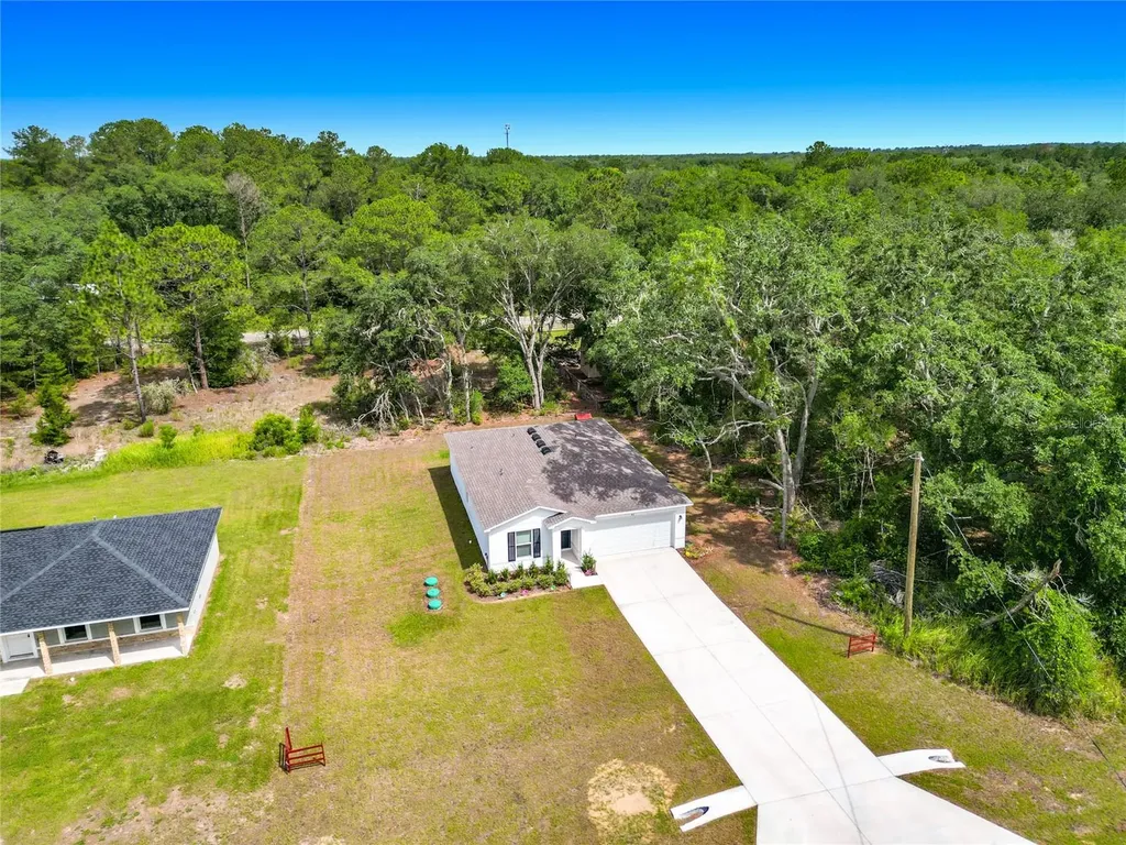50 Bay Road Ocklawaha FL 32179