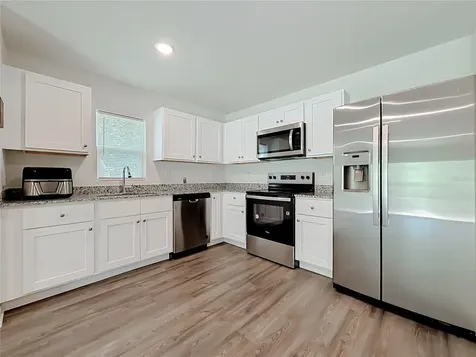 50 Bay Road Ocklawaha FL 32179