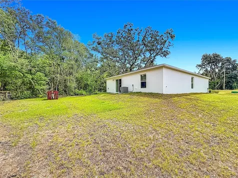 50 Bay Road Ocklawaha FL 32179