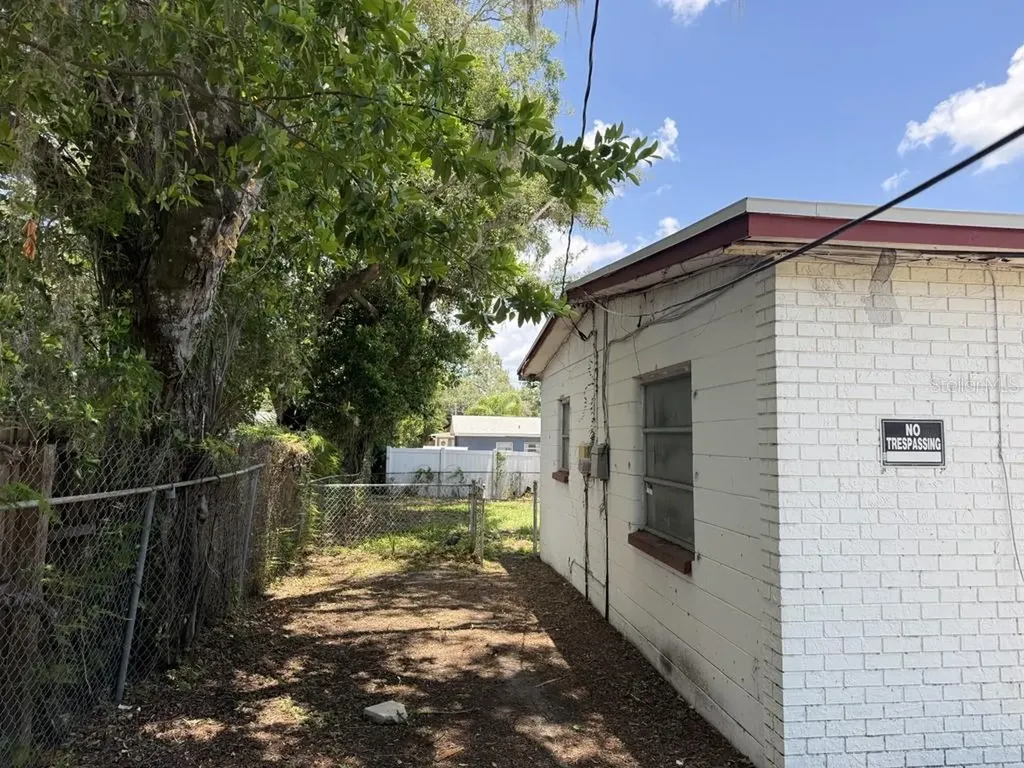 3012 E Hanna Avenue Tampa FL 33610