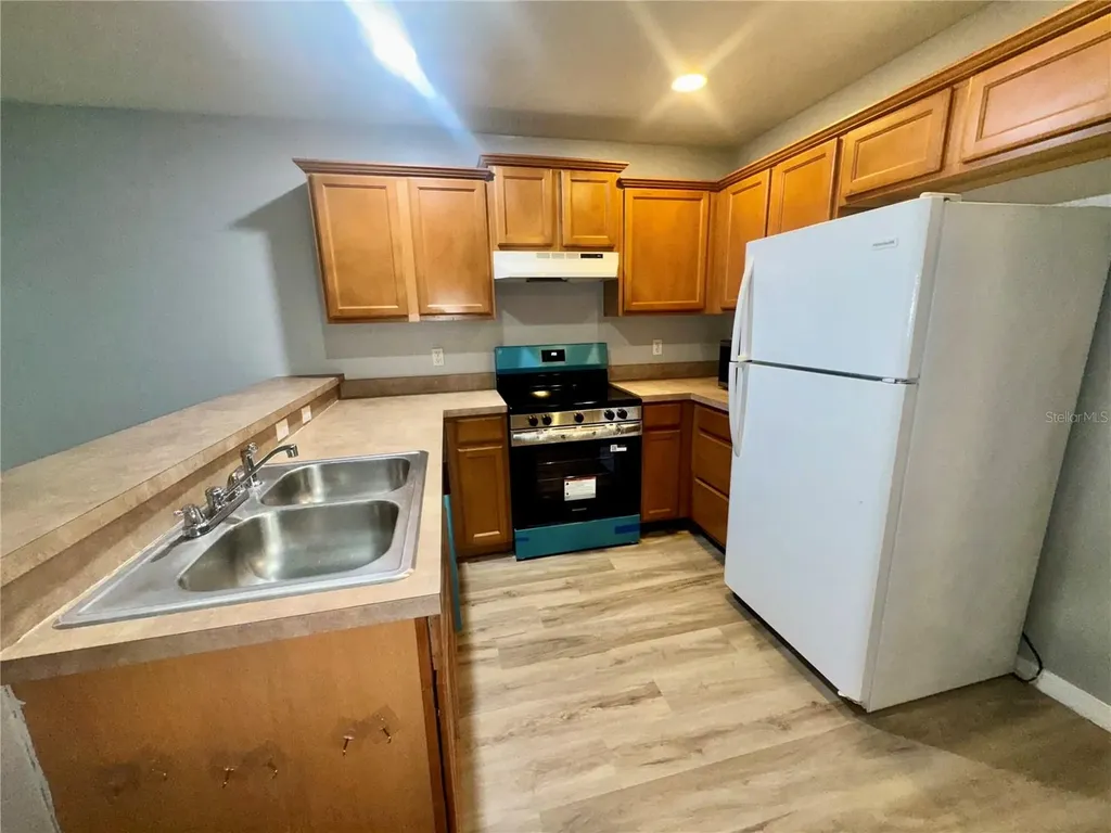 533 Cresting Oak Circle Orlando FL 32824