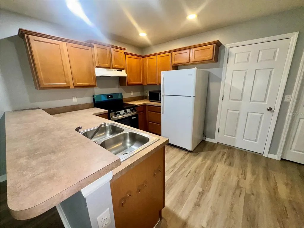 533 Cresting Oak Circle Orlando FL 32824