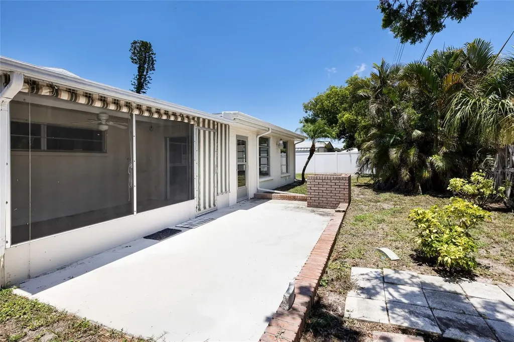 3305 Highland Avenue W Bradenton FL 34205