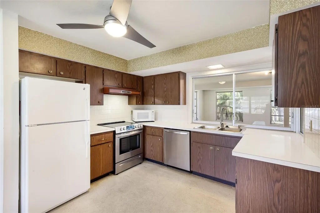 3305 Highland Avenue W Bradenton FL 34205