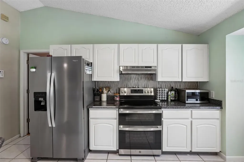 6805 Longpointe Way Tampa FL 33615