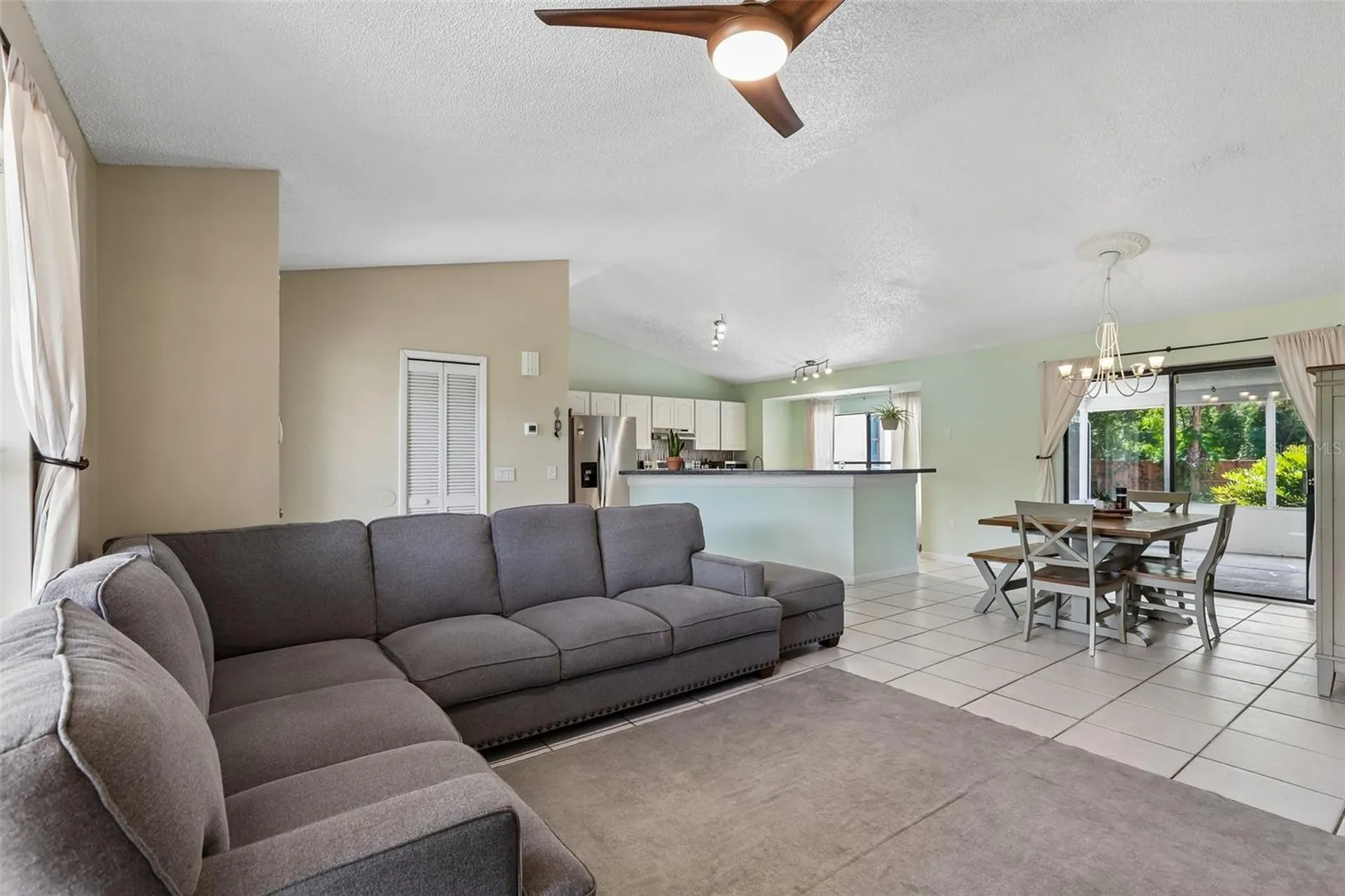 6805 Longpointe Way Tampa FL 33615