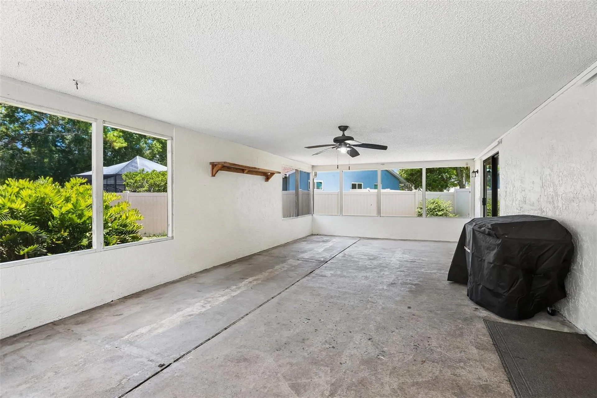6805 Longpointe Way Tampa FL 33615