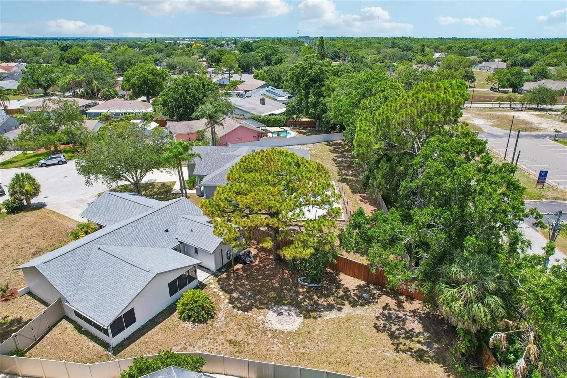6805 Longpointe Way Tampa FL 33615