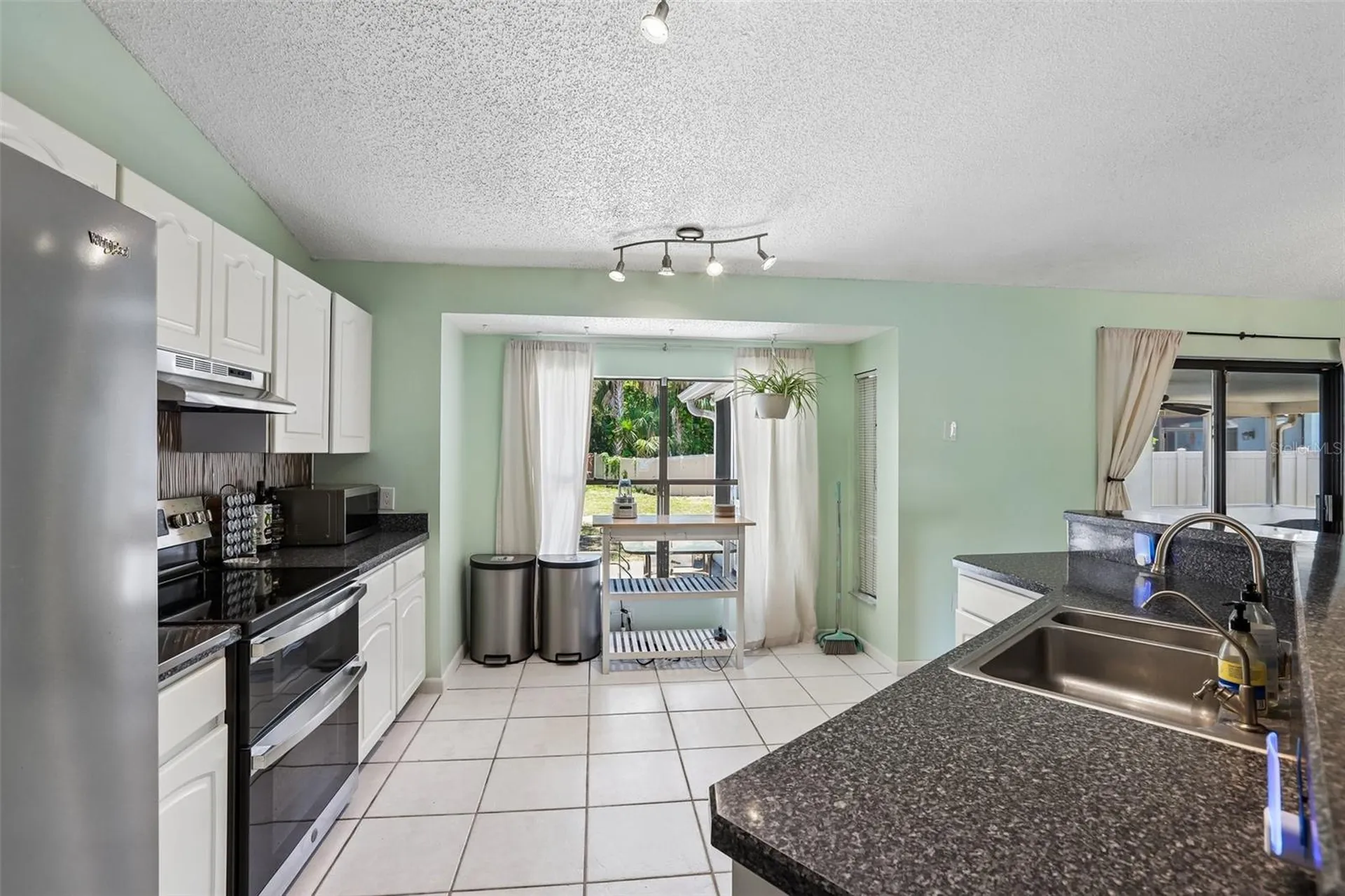 6805 Longpointe Way Tampa FL 33615