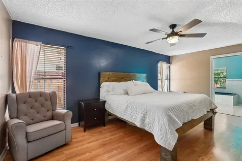 6805 Longpointe Way Tampa FL 33615