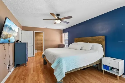 6805 Longpointe Way Tampa FL 33615
