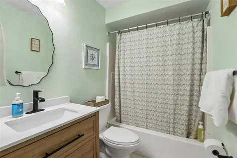 6805 Longpointe Way Tampa FL 33615
