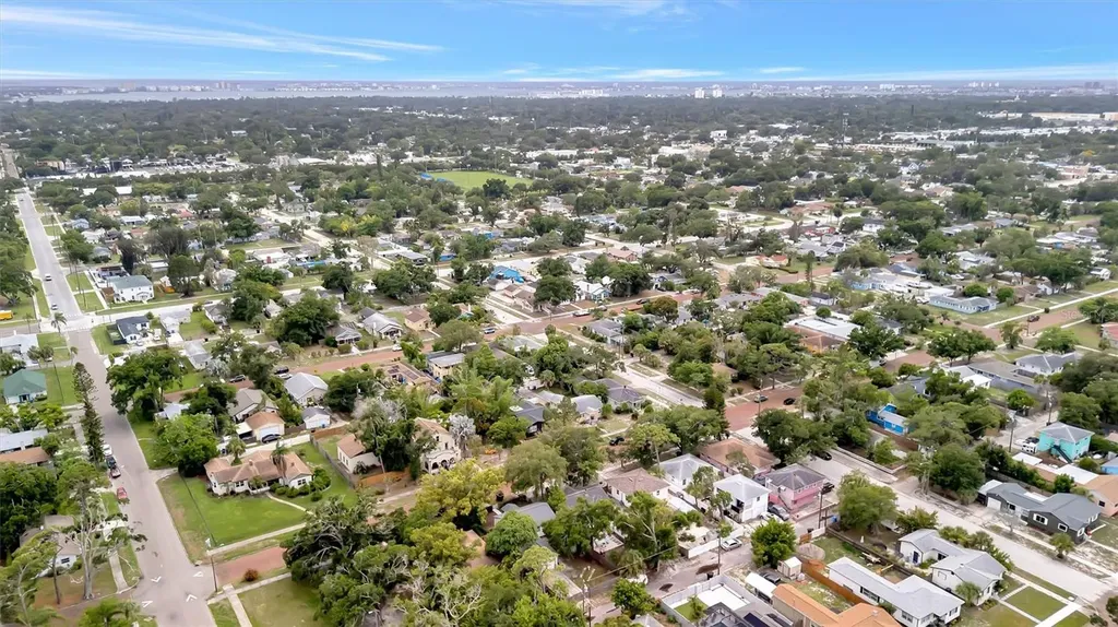 4327 3rd Avenue S St Petersburg FL 33711